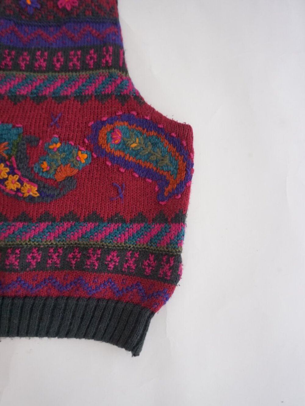 Vintage Jantzen Magenta Floral Tapestry Cottagecore Button Front Sweater Vest XL - Picture 4 of 9